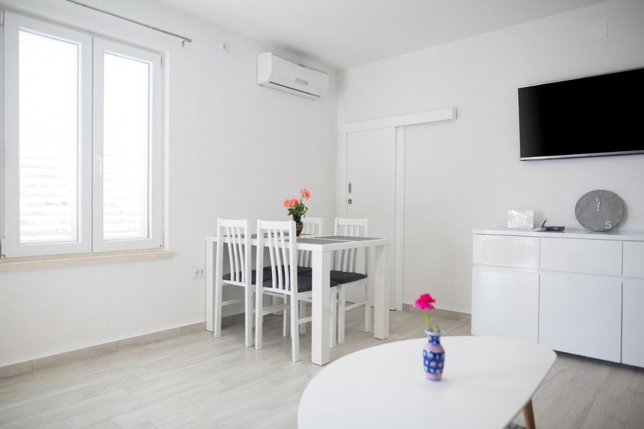 Serious Job Apartment Дубровник Екстер'єр фото
