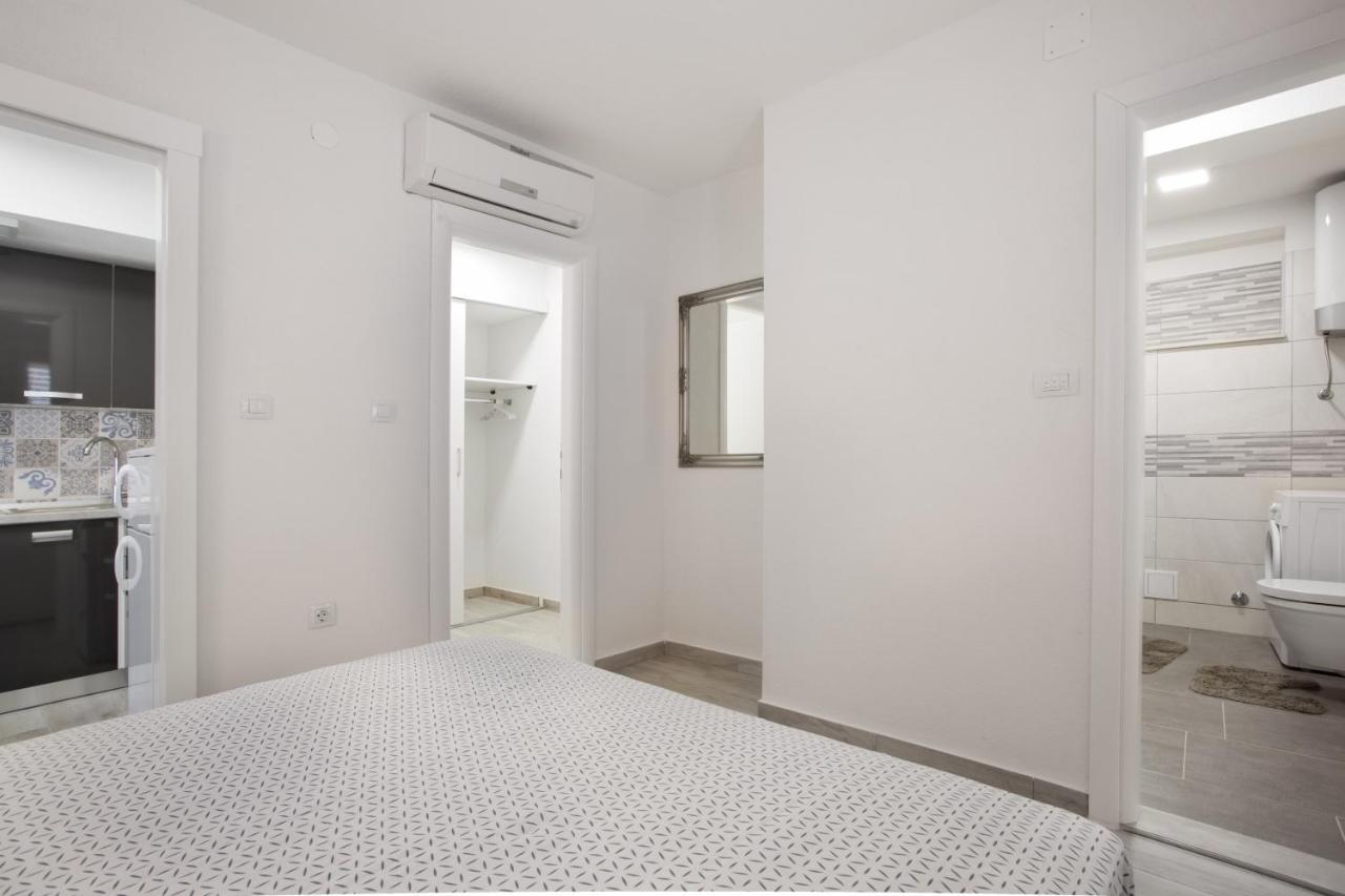 Serious Job Apartment Дубровник Екстер'єр фото