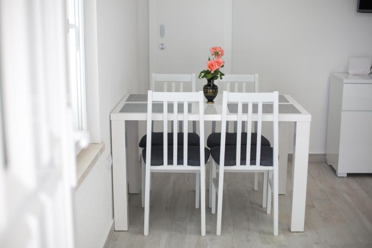 Serious Job Apartment Дубровник Екстер'єр фото