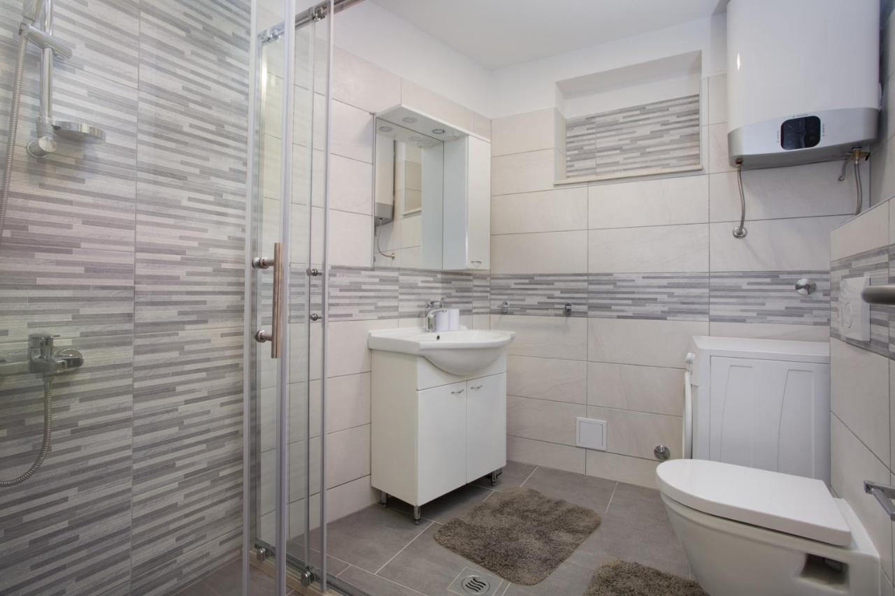 Serious Job Apartment Дубровник Екстер'єр фото