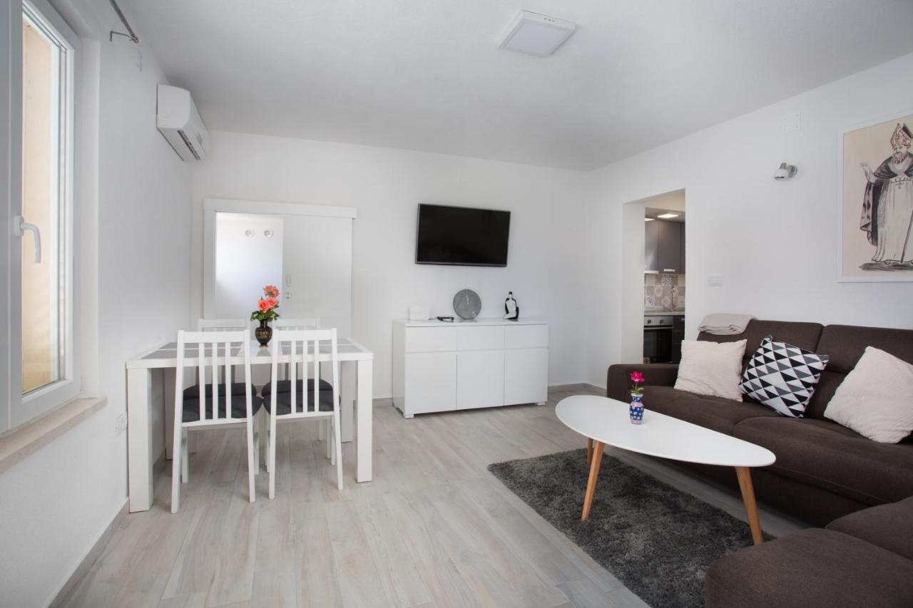 Serious Job Apartment Дубровник Екстер'єр фото